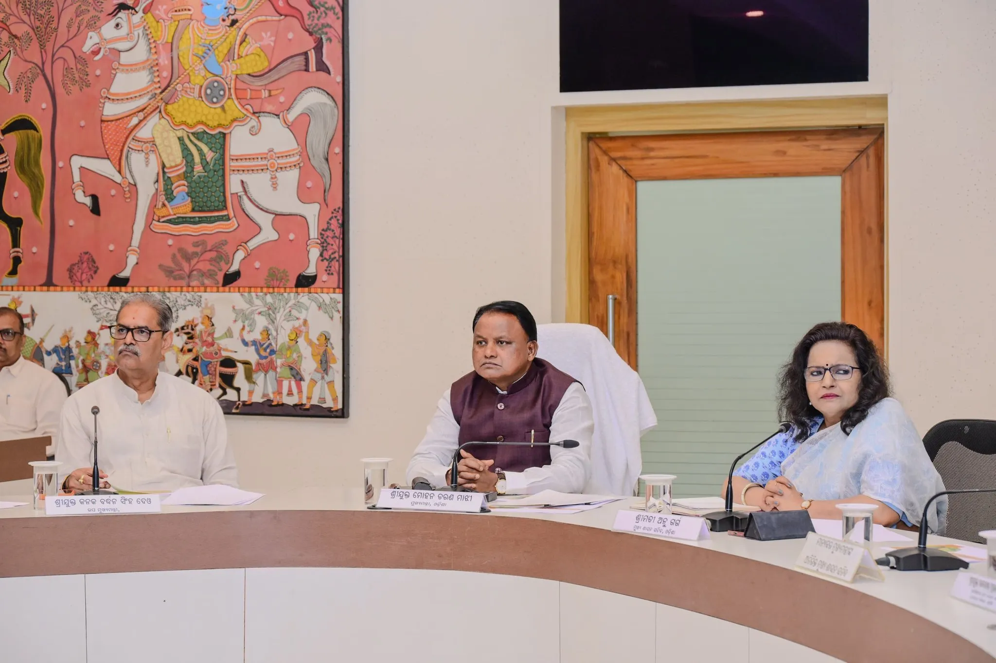 Majhi assesses fertilizer availability, stresses last-mile delivery