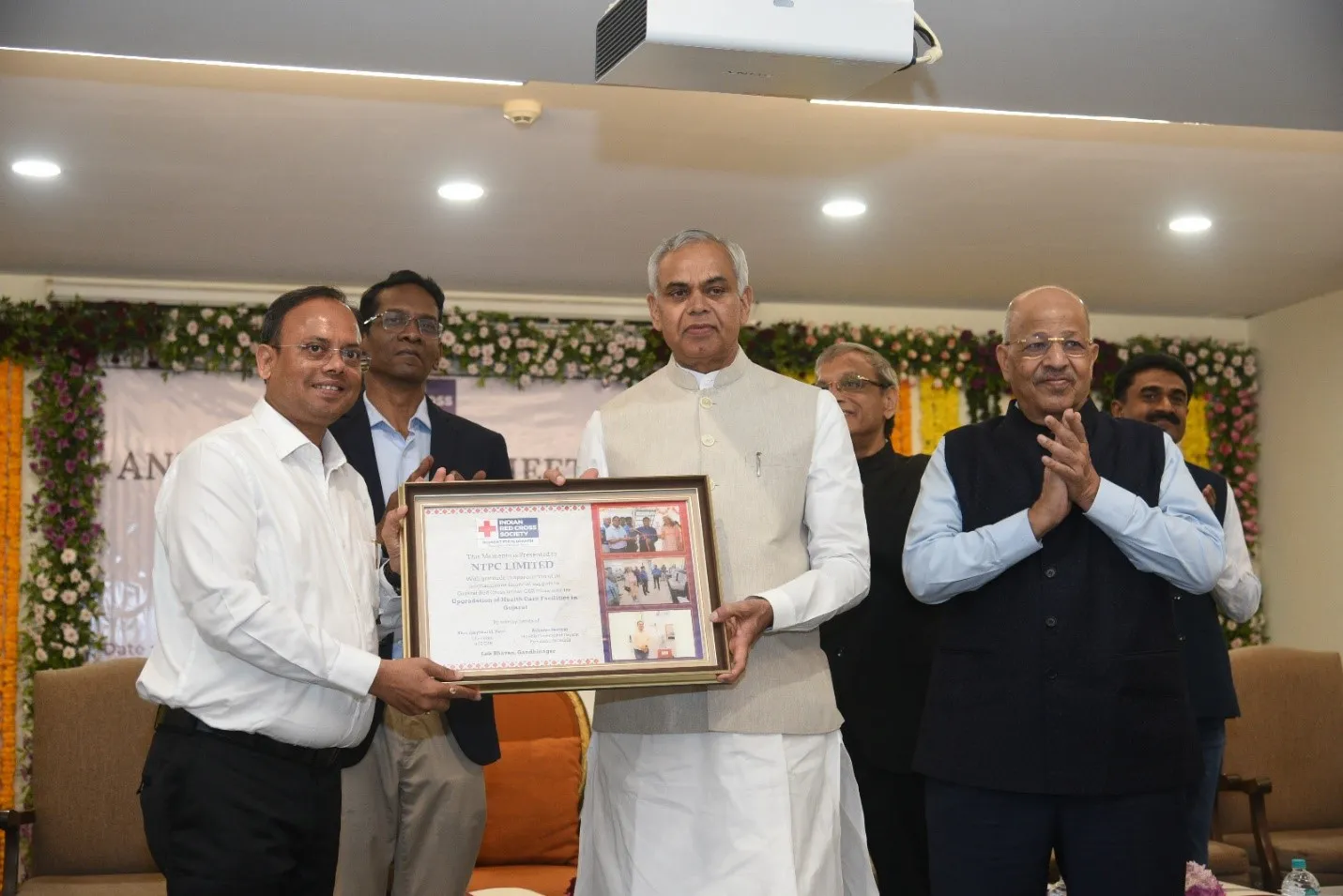 NTPC WR-I Headquarters, Mumbai honoured for significant CSR contribution to healthcare in Gujarat