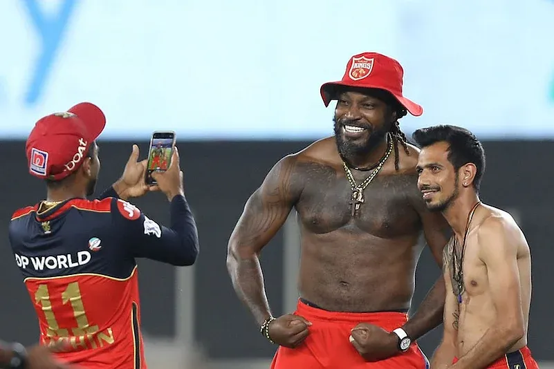 Unheard Secret of How Unsold Chris Gayle Joined RCB to Conquer The World