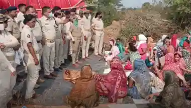 Massive demolition drive underway in Shyampur Pandakudia