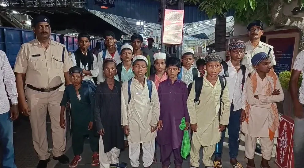 13 minors rescued from train in Jajpur by Child Helpline, Railway Police