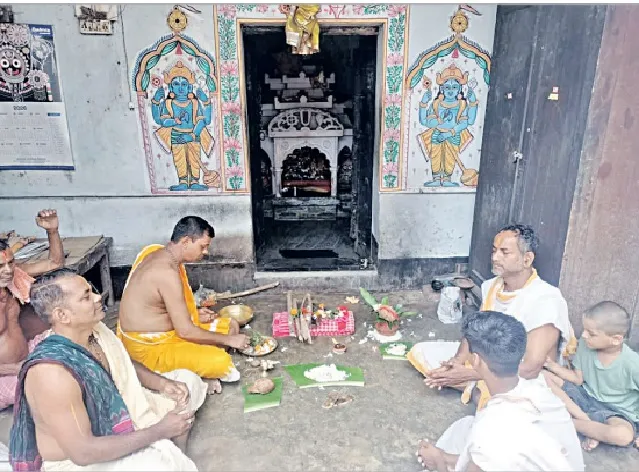 Preparations underway for Lord Jagannath’s ‘Gajanan Besha’ on upcoming Debasnana Purnima

