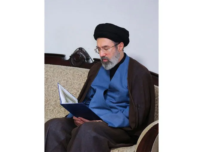 Mojtaba Khamenei commands Iran via secret "human chain" of handwritten letters to bypass tracking: Report
