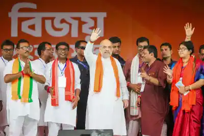 "Sun of syndicate rule is setting," Amit Shah holds roadshow in West Bengal's Barasat