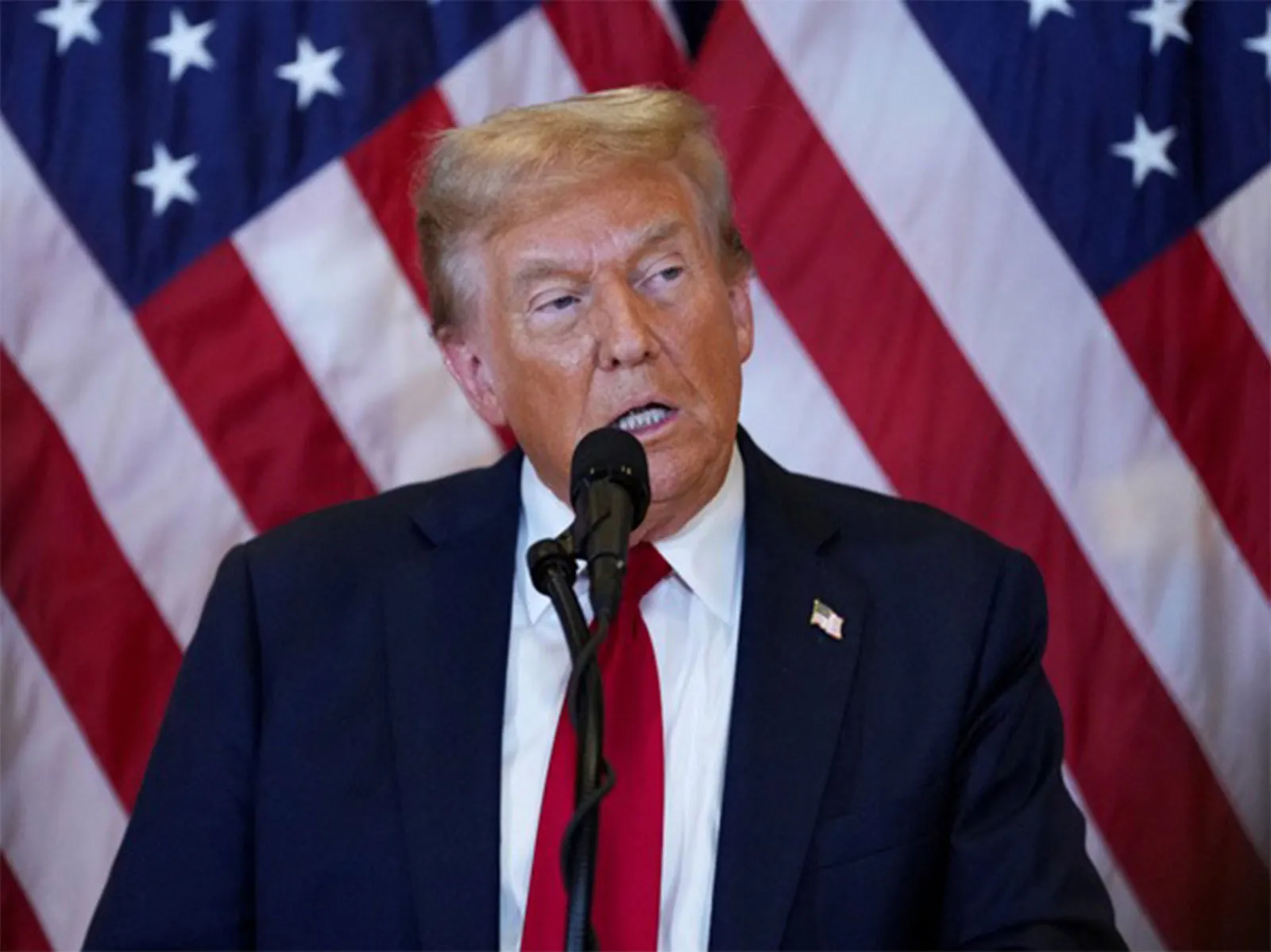 Trump blasts "sick" gunman after shooting rocks White House Correspondents' Dinner
