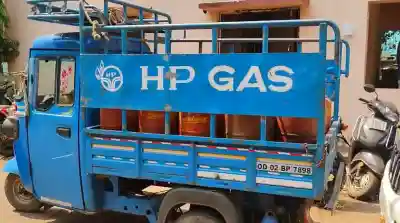 LPG black trade unearthed in Capital: Tempo with 19 cylinders seized