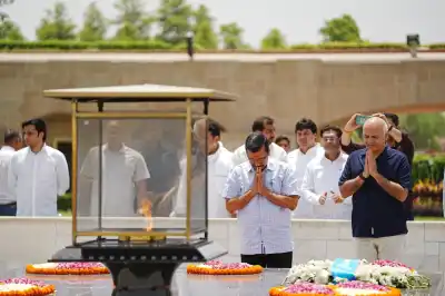 Delhi Excise Policy case: Kejriwal pays tribute to Mahatma Gandhi at Rajghat, backs 'Satyagraha' stance
