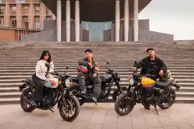 Royal Enfield Hunter 350 Gets Edgy Base Premium Variant and New Urban Colors Starting At 1.49 Lakh