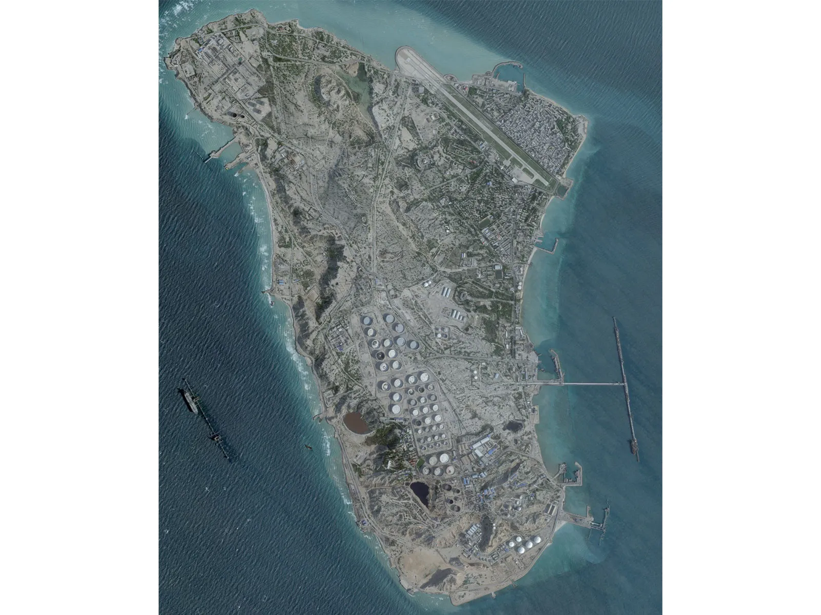 Iran's "critical oil hub" Kharg Island comes under attack as US deadline looms
