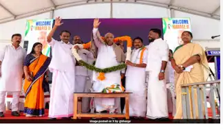 Kharge expresses regret over 'illiterate' remark on Gujaratis , apologizes to Gujarat's people