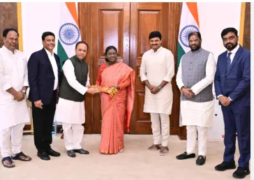 President Murmu Receives "Vriksha Vedam 2.0" at Rashtrapati Bhavan