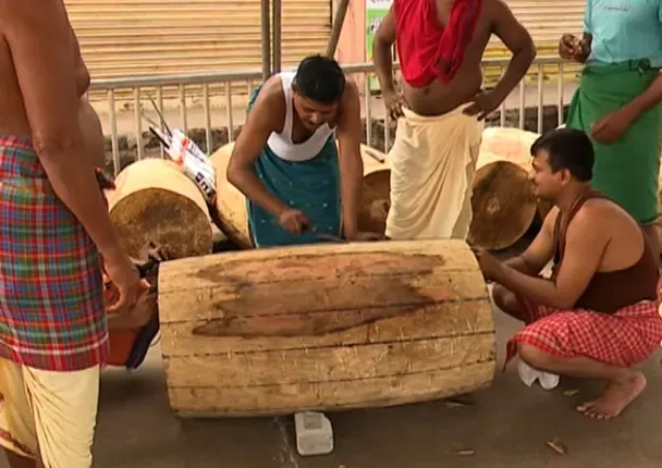 Chariot construction: Carpenters & artisans ensure stability of Rath Yatra chariots