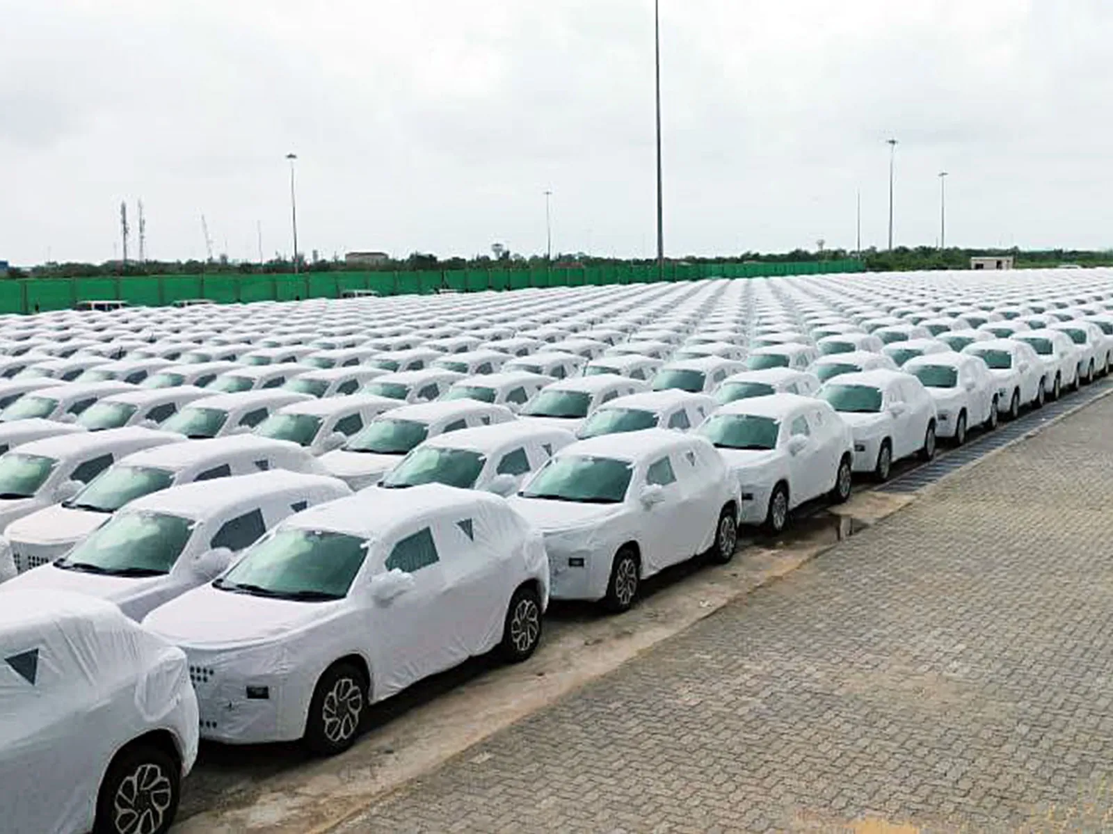 Passenger vehicle sales hit record 4.37 lakh units in April