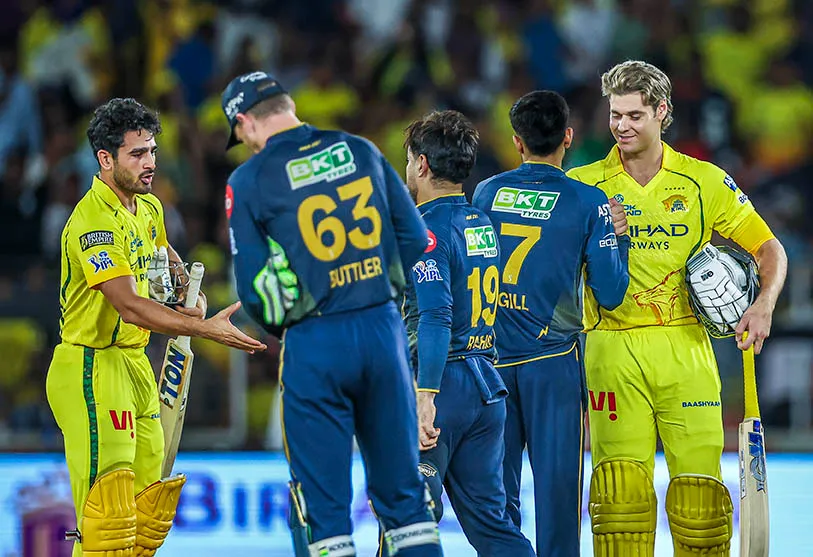 Gujarat Titans crush Chennai Super Kings in playoff race
