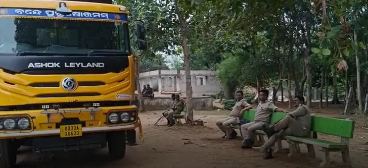 Illegal sand transport seized in Kalyanpur, multiple vehicles seized

