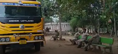Illegal sand transport seized in Kalyanpur, multiple vehicles seized