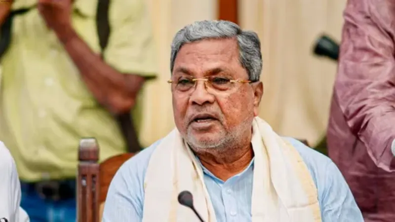 Siddaramaiah maintains stoic silence amidst leadership change reports