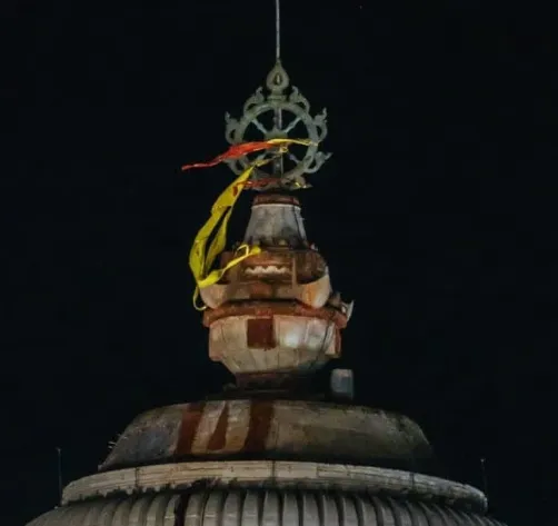 Patitapabana flag atop Puri Jagannath Temple tears amid Kalabaisakhi storm