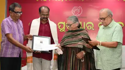 Odisha heritage shines as Srujanika and Kotpad weaver receive prestigious Pratima honours