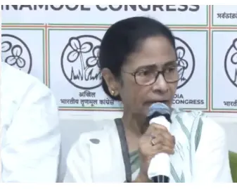 Mamata Banerjee accuses BJP, EC of "looting" democratic rights, says "CEC became villain"