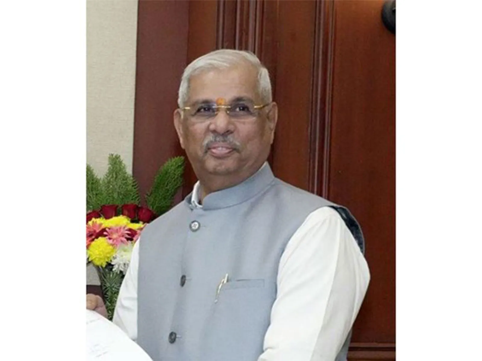 Tamil Nadu Governor dissolves state assembly
