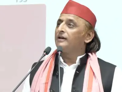 “Not ‘Matganna’, but ‘Mangarna’”: Akhilesh Yadav alleges poll manipulation, seeks live vote-count telecast in Bengal