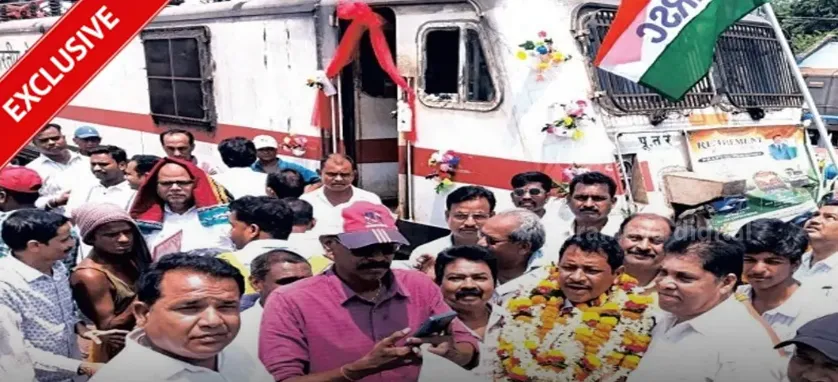 When a flower-decked train brought tears, applause and a hero’s farewell