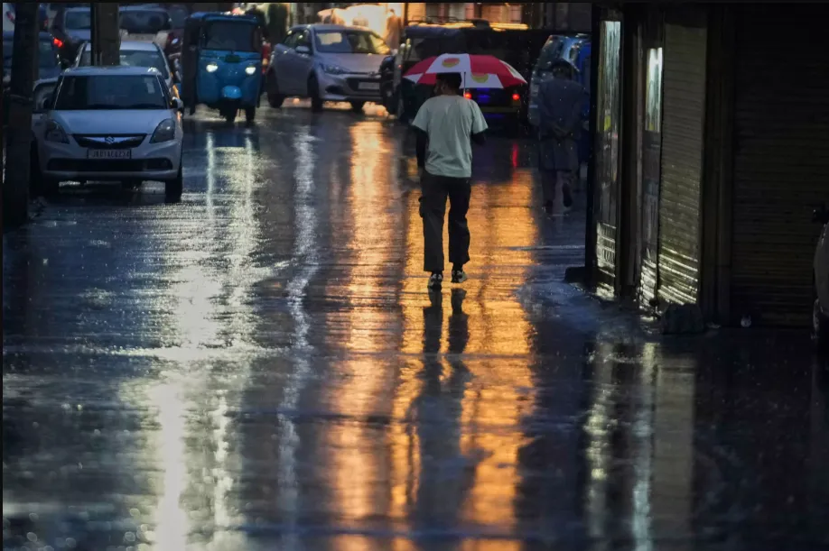 Delhi lashed by heavy rain; IMD issues red alert for thunderstorms, strong winds at 90 kmph