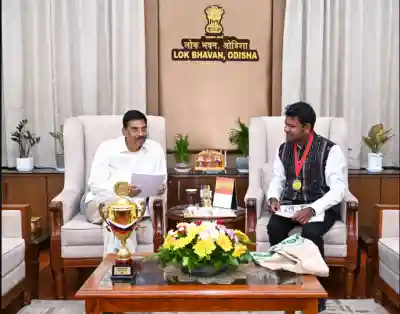 Governor felicitates Sudarsan Pattnaik for winning Russian Grand Sand Master Cup 2026