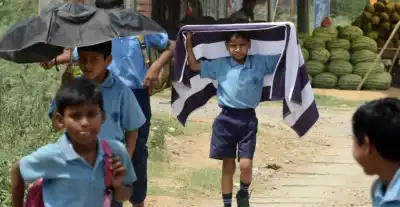 Schools reopen in 20 Odisha districts amid continuing heat; questions raised over decision
