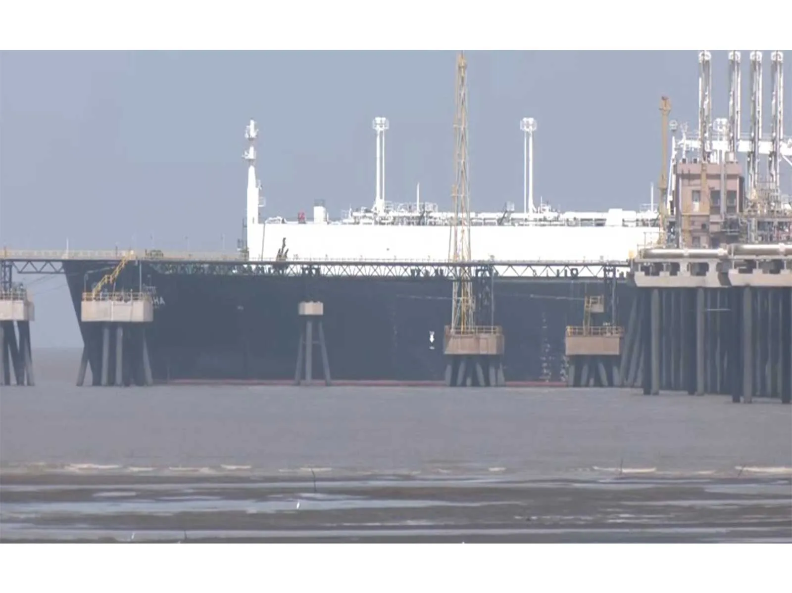 LNG carrier Disha 