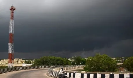 Odisha : Thunderstorm, Lightning Warning Issued for Bhubaneswar and Nine Other Districts