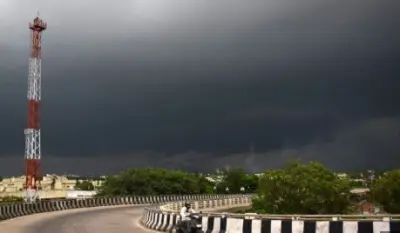 Odisha : Thunderstorm, Lightning Warning Issued for Bhubaneswar and Nine Other Districts
