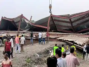 3 killed, 21 critical after Taratala godown shed collapse in Kolkata