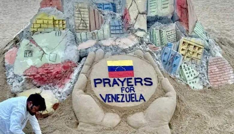 Sudarsan Pattnaik creates sand sculpture in Puri to express solidarity with Venezuela Earthquake victims

