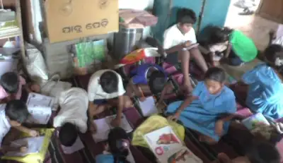 Students forced to study in unsafe asbestos building as classroom shortage hits Sonepur School