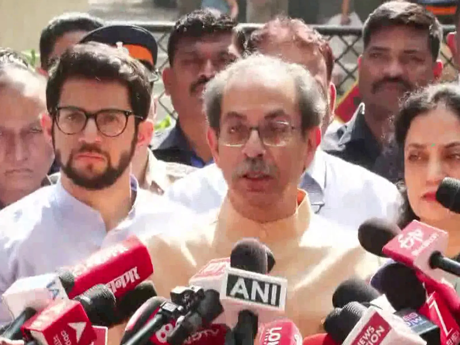 Uddhav Thackeray revives "50 khokha" jibe at Eknath Shinde, asks what will be "rate" of MPs now