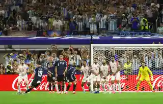 Lionel Messi seals perfect World Cup group stage for dominant Argentina against brave Jordan