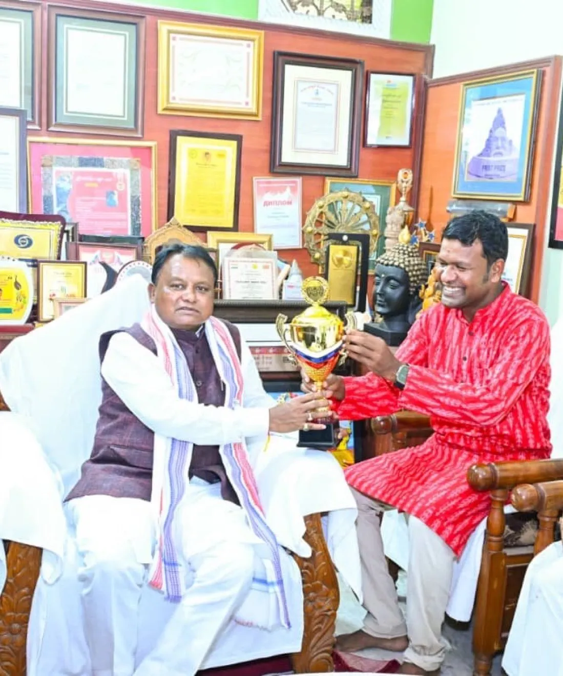 Odisha CM visits sand artist Sudarsan Pattnaik's residence on Deva Snana Purnima
