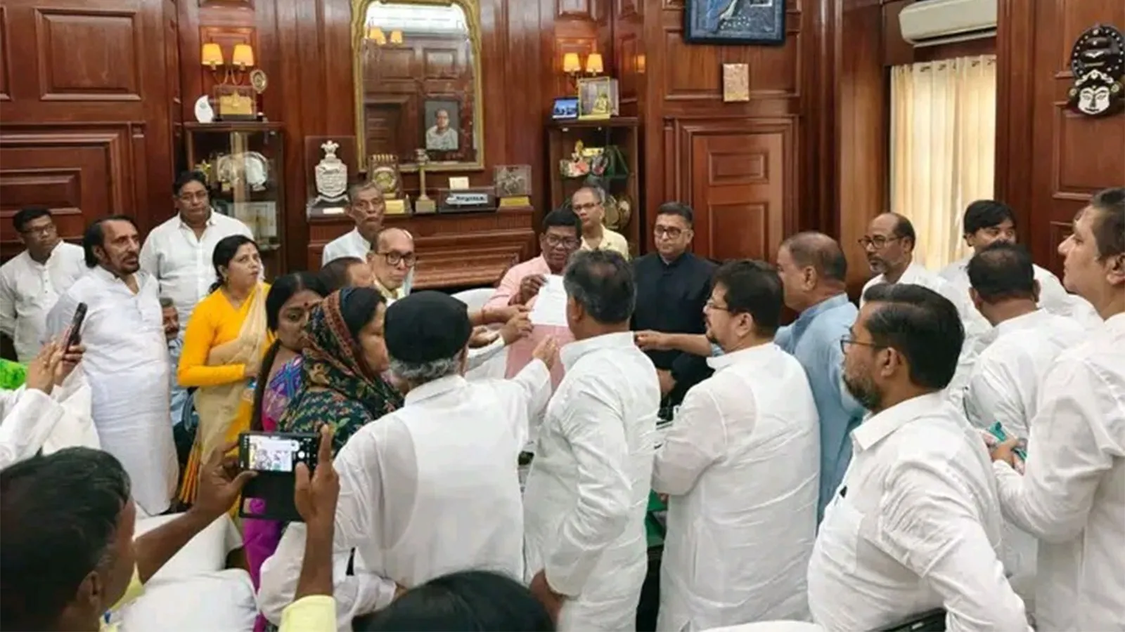 Ritabrata Banerjee leads TMC rebellion, submits 58 signatures in opposition to party's chosen LoP
