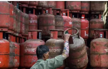 LPG under-recovery remains around Rs 700 per domestic cylinder despite supply measures: Petroleum Ministry
