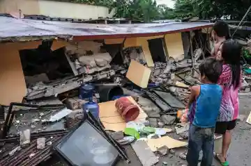 Southern Philippines rocked by intense 7.7 magnitude offshore earthquake triggering immediate alerts
