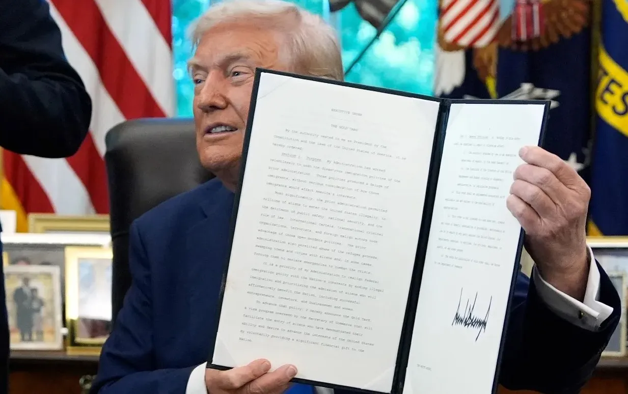 Trump H-1B visa fee of 100000 dollars struck down by US federal judge as unlawful tax