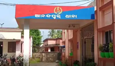 Man arrested in illegal foreign liquor trade; 50 bottles seized