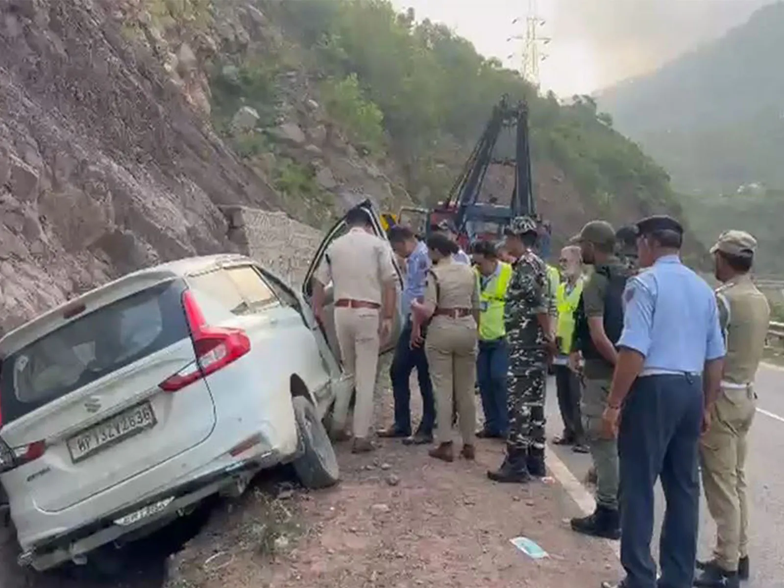 Amarnath Yatra: 5 pilgrims injured in car accident on Jammu-Srinagar national highway