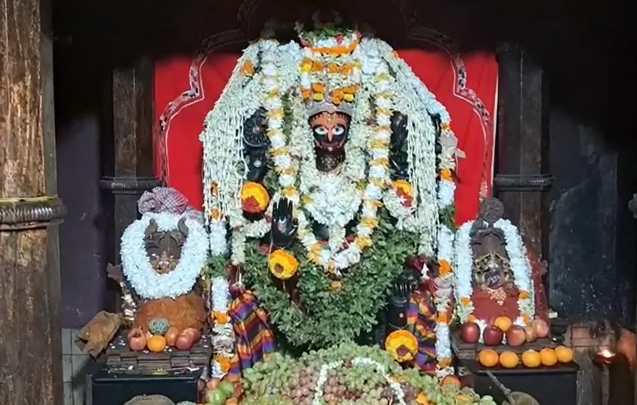 Heavy rush at Alarnath Temple on Anasara Ekadashi; over two quintals of fruits offered to Deity