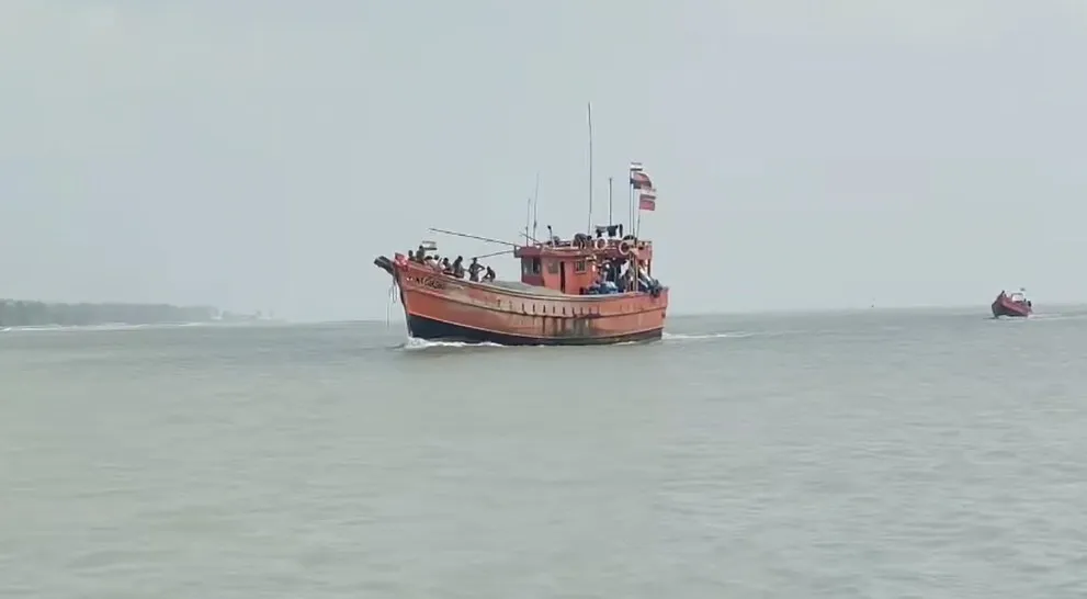16 missing fishermen traced safe near Kakdwip; Coast guard launches rescue operation