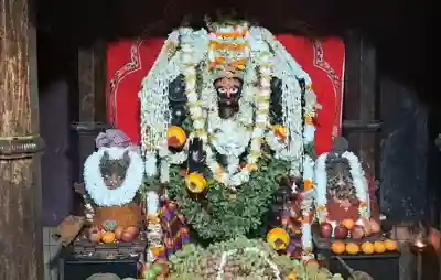 Heavy rush at Alarnath Temple on Anasara Ekadashi; over two quintals of fruits offered to Deity