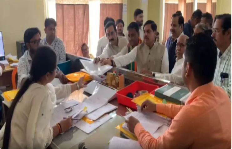 MP Bypolls: BJP’s Ashutosh Tiwari Files Nomination for Datia Seat
