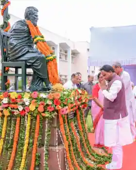 CM Mohan Charan Majhi pays tribute to Utkalmani Gopabandhu Das on 98th death anniversary